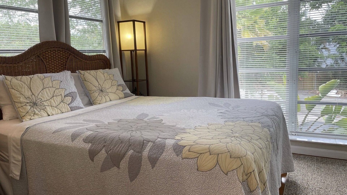 Riverside Park Apartment | Cozy & private with huge covered patio