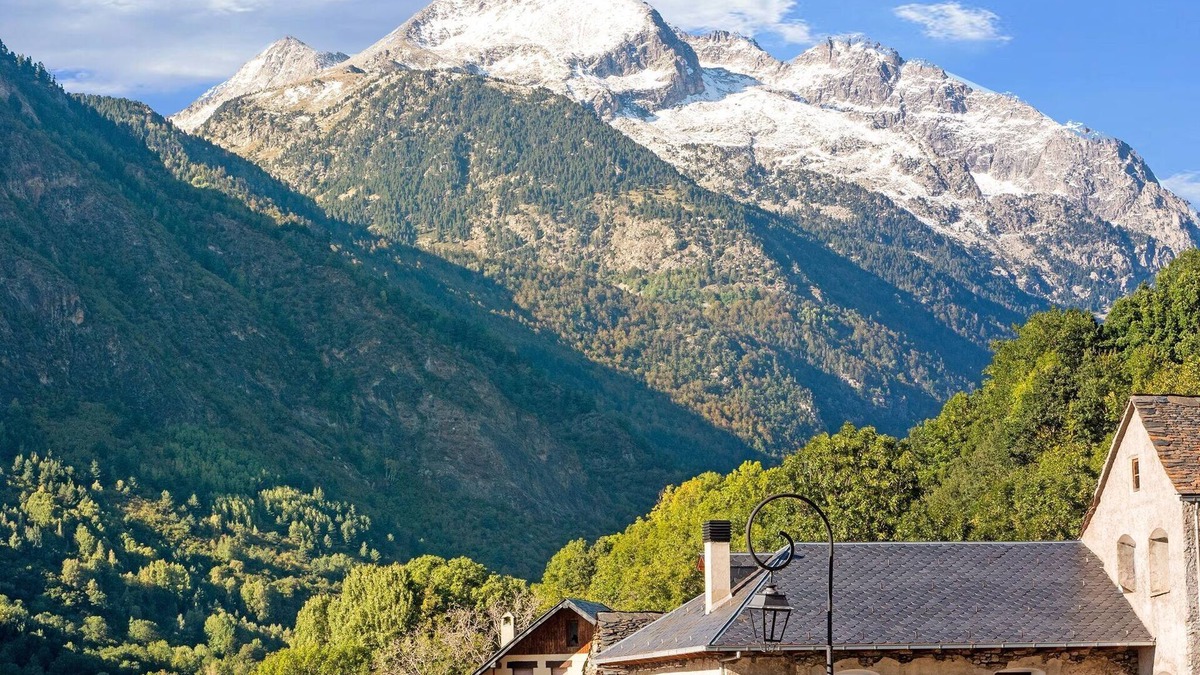 Boi Apartment | Cozy Pyrenees Getaway