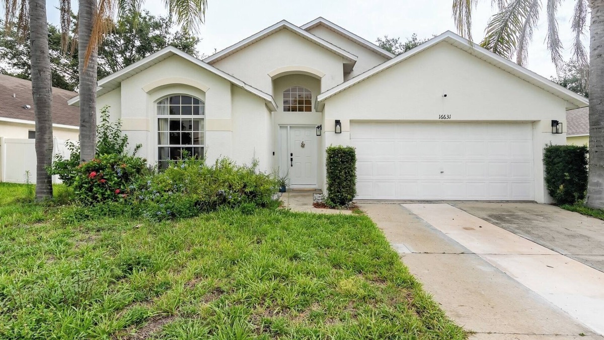 Sunrise Lakes Apartment | Cozy Queen BR + Pool Access Near Disney