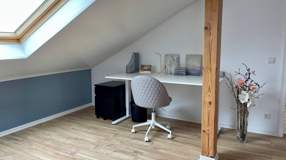 Weinheim Apartment | Cozy, quiet attic apartment (2nd floor) - 5 min. to public transport