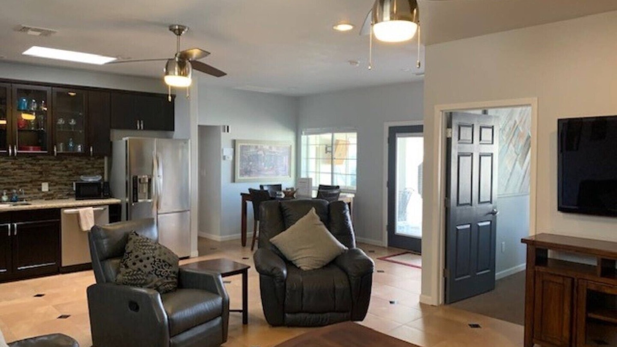 Lake Havasu City Cottage | Cozy, Quiet, Beautiful Casita - Heated Pool/Hot Tub and Mini Golf