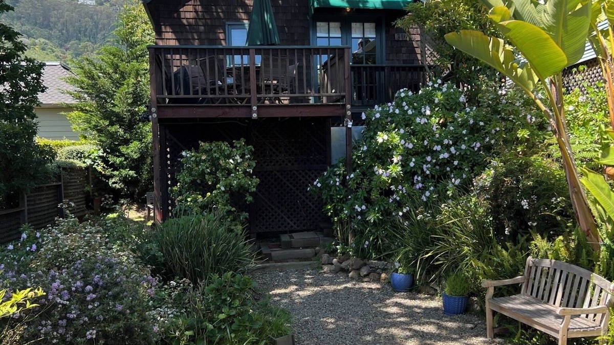 Sausalito Cottage | Cozy quiet & relaxing hide-a-way in the heart of Sausalito's ‘Hurricane Gulch.’