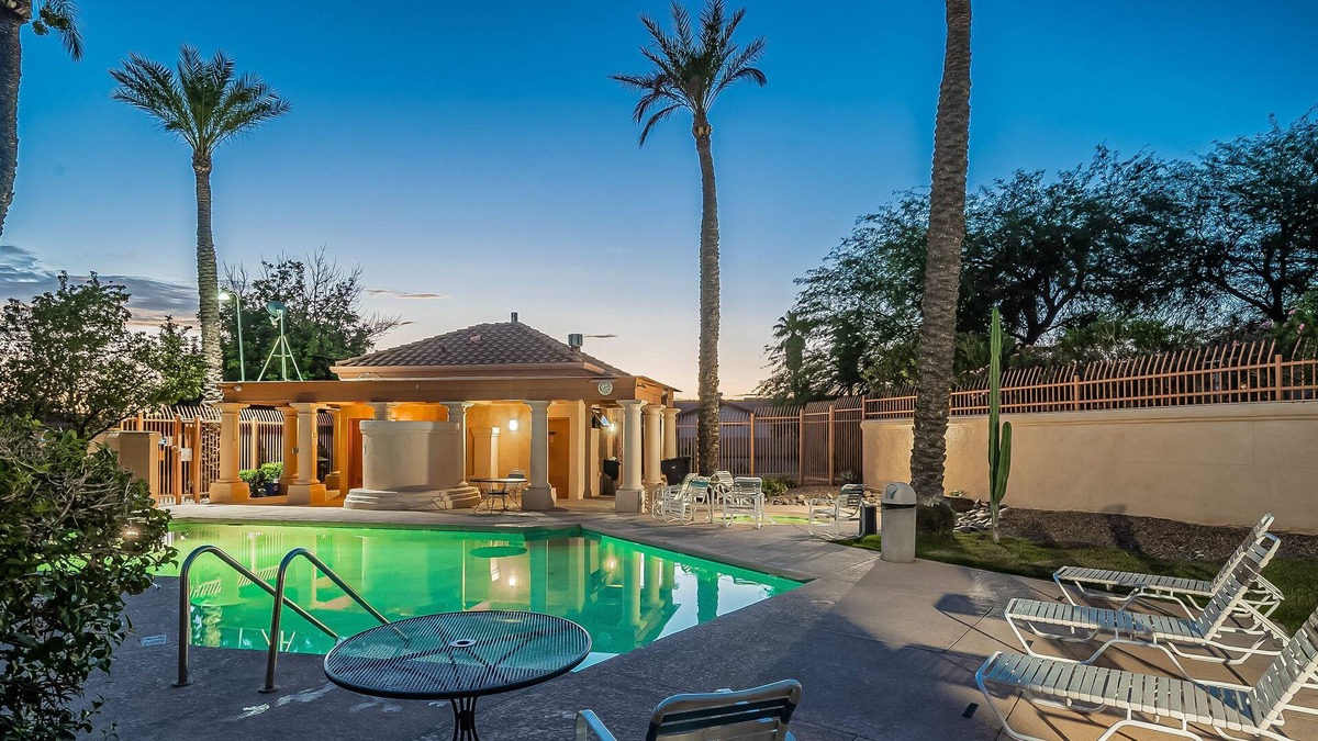 North Ranch House | Cozy Ranch, 1GB WiFi, Heated Pools and Spas and Tennis Courts, Great Location!