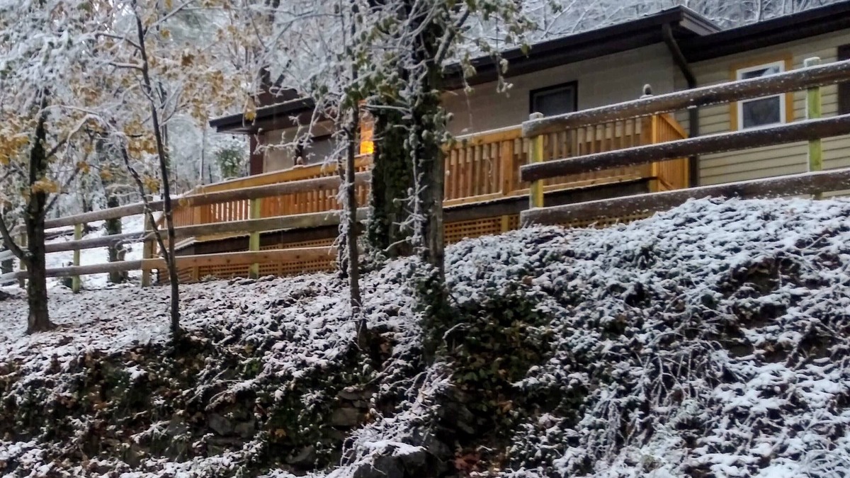 Corryton House | Cozy Remodeled House in the Mountains w/Hot Tub, Fireplace, Wood Patio Deck &.