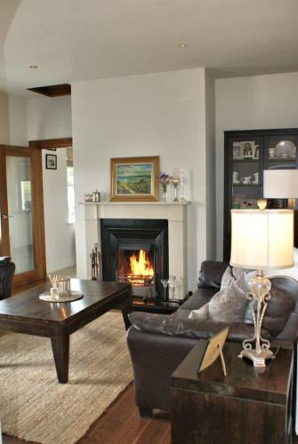Ross Port House | Cozy & Remote Hideaway Gintys Cottage