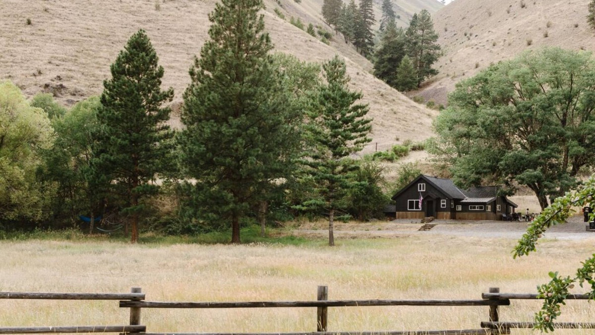 Lemhi County Cabin | Cozy renovated 3-bedroom cabin in lovely North Fork IDAHOME
