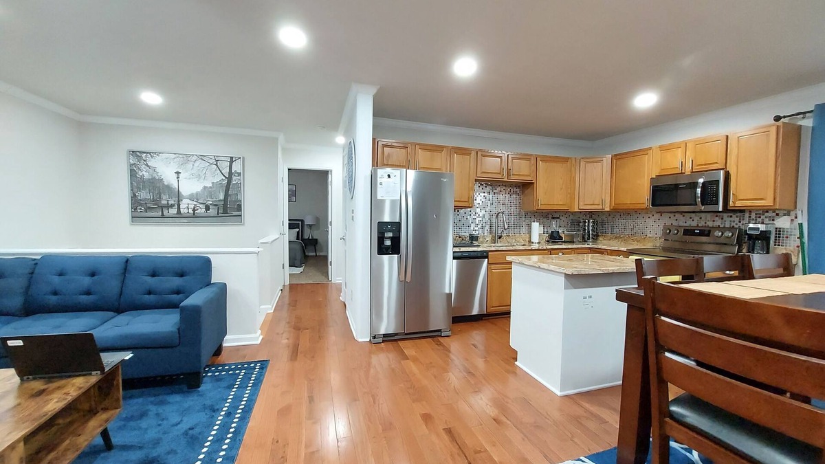 Corbin House | Cozy Renovated 4 Br 2 Bath Split Foyer House