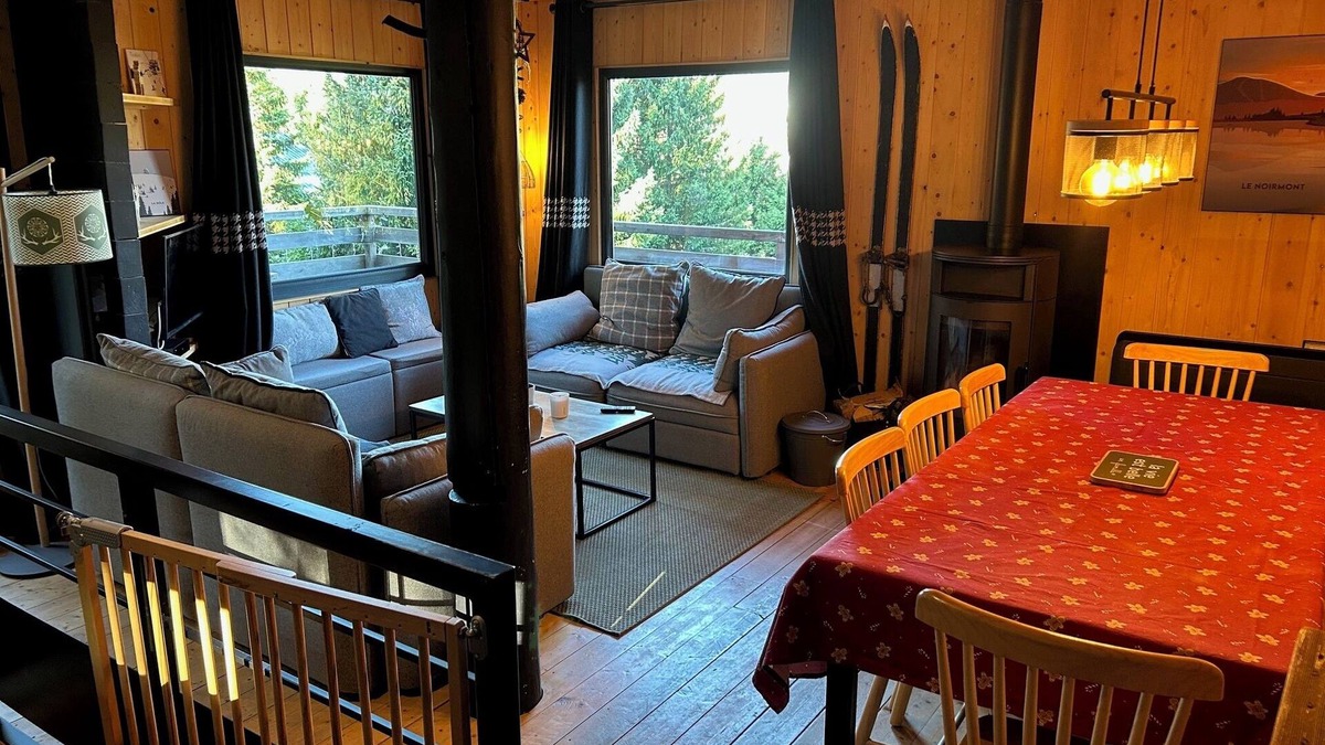 Premanon Ski Chalet | COZY RENOVATED CHALET AND COMFORTABLE FROM 4 TO 10 PEOPLE