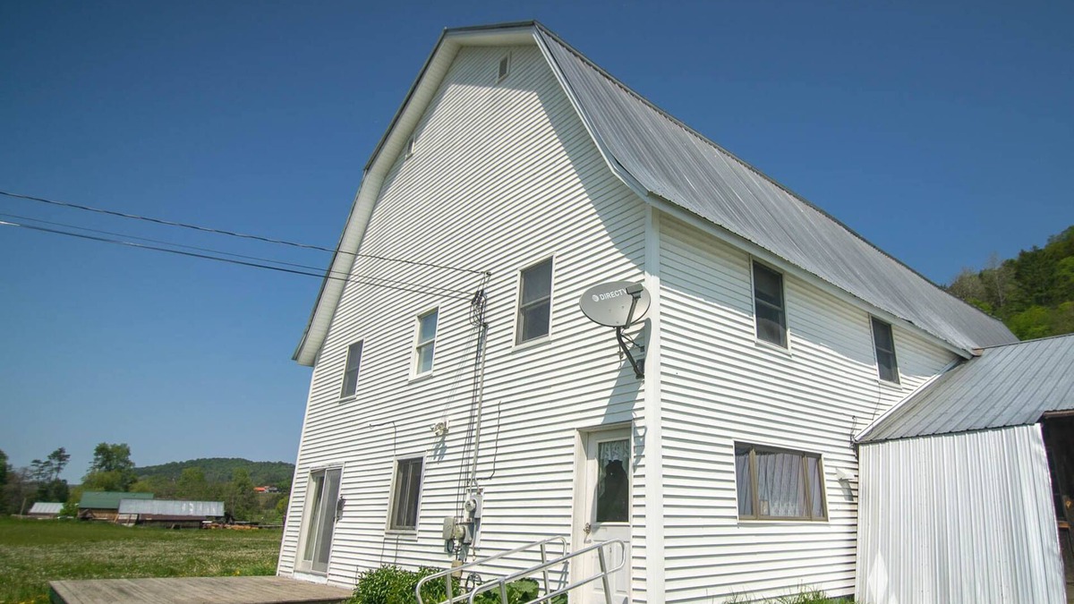 Randolph Center Apartment | Cozy renovated barn apartment on first floor