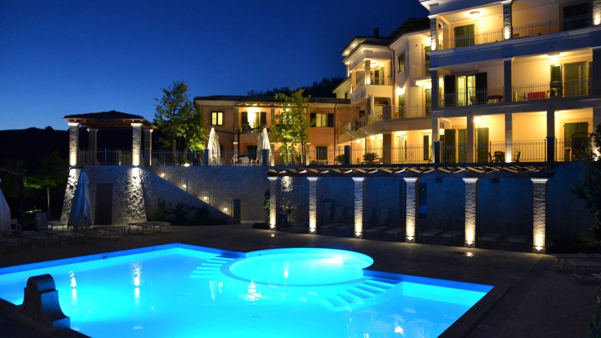 Tortoreto Apartment | Cozy resort with rooms and apartments equipped with all comforts.