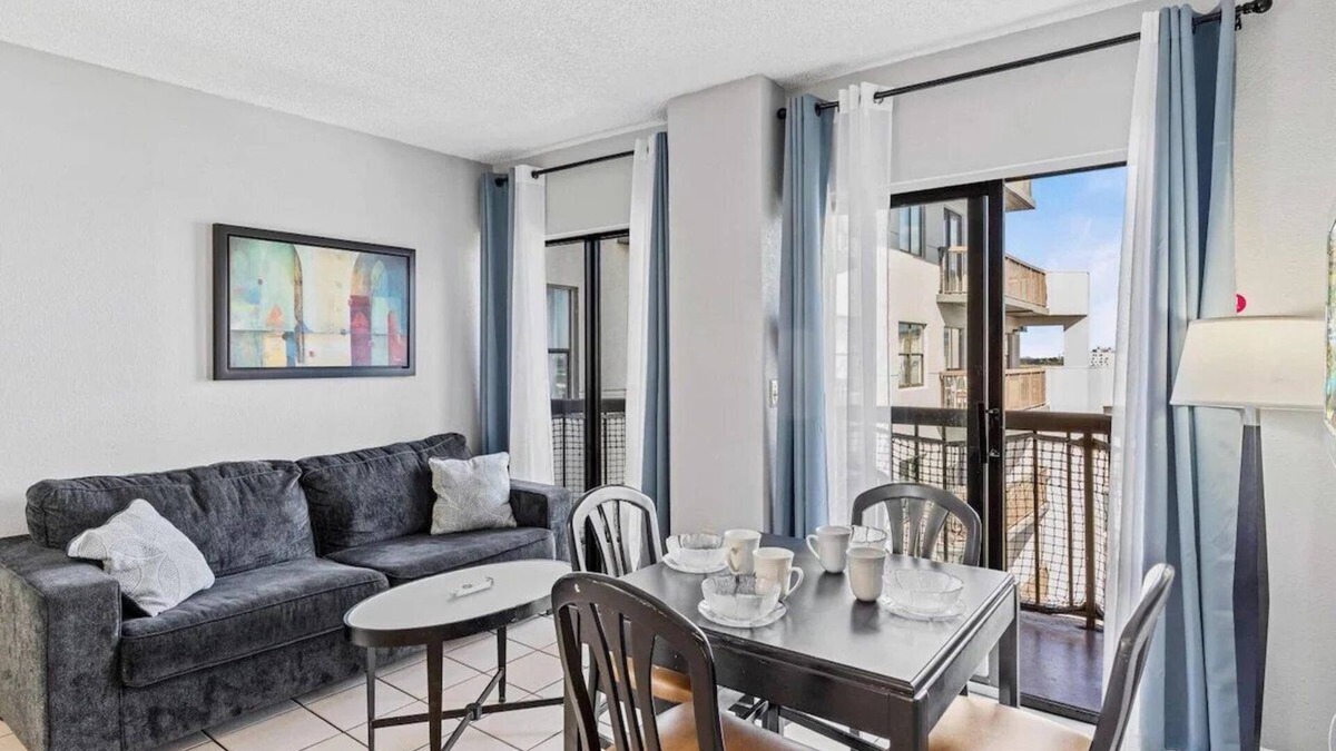 Southwest Orlando Apartment | Cozy Retreat at The Enclave Suites
