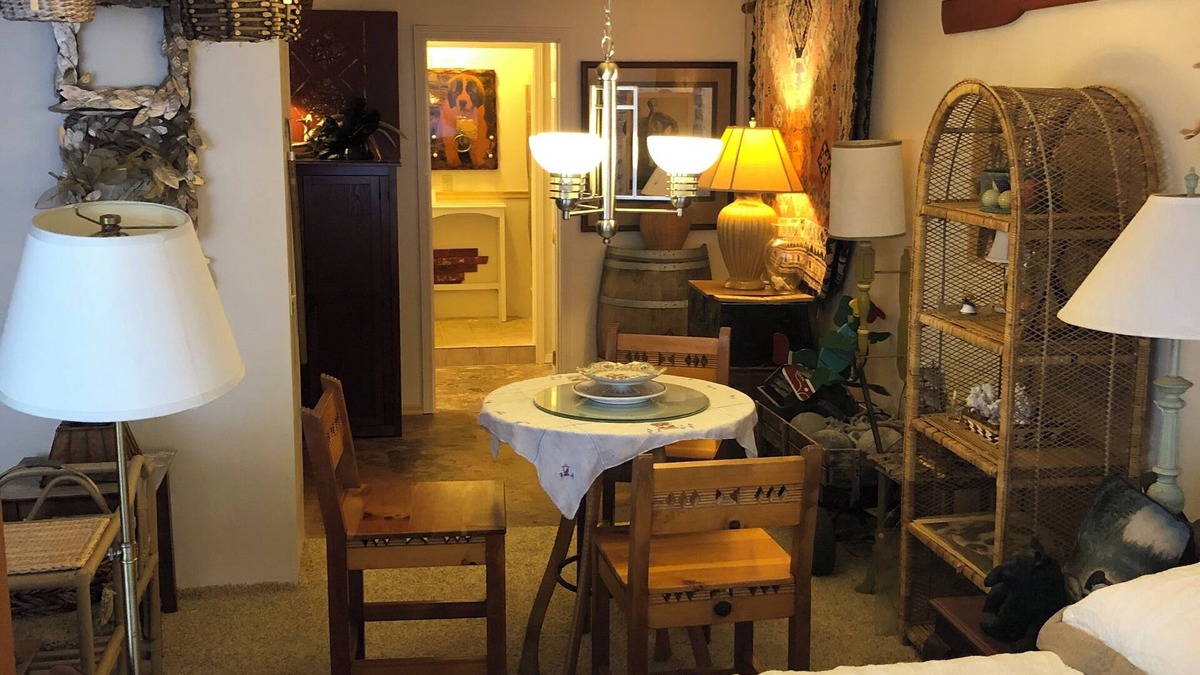 Toledo Apartment | Cozy retreat brushed by whimsy.