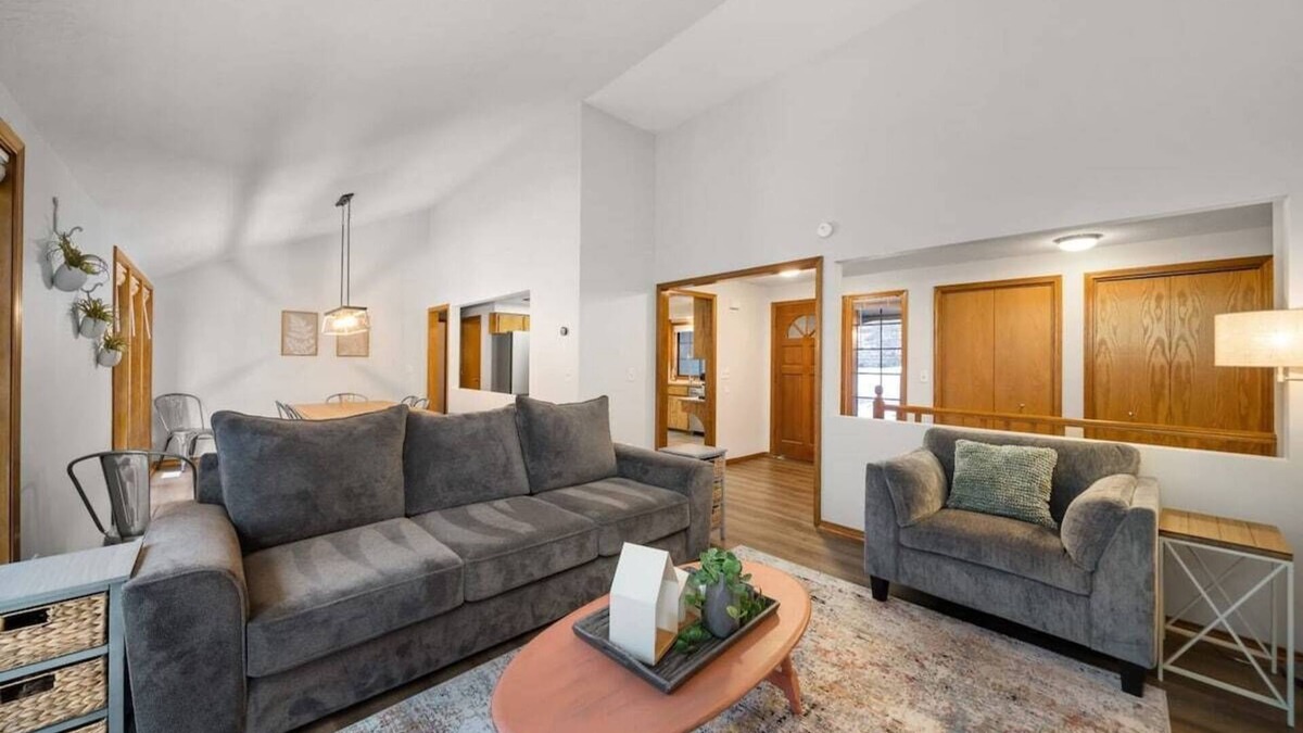 Spokane House | Cozy Retreat I Indian Trail Large Home