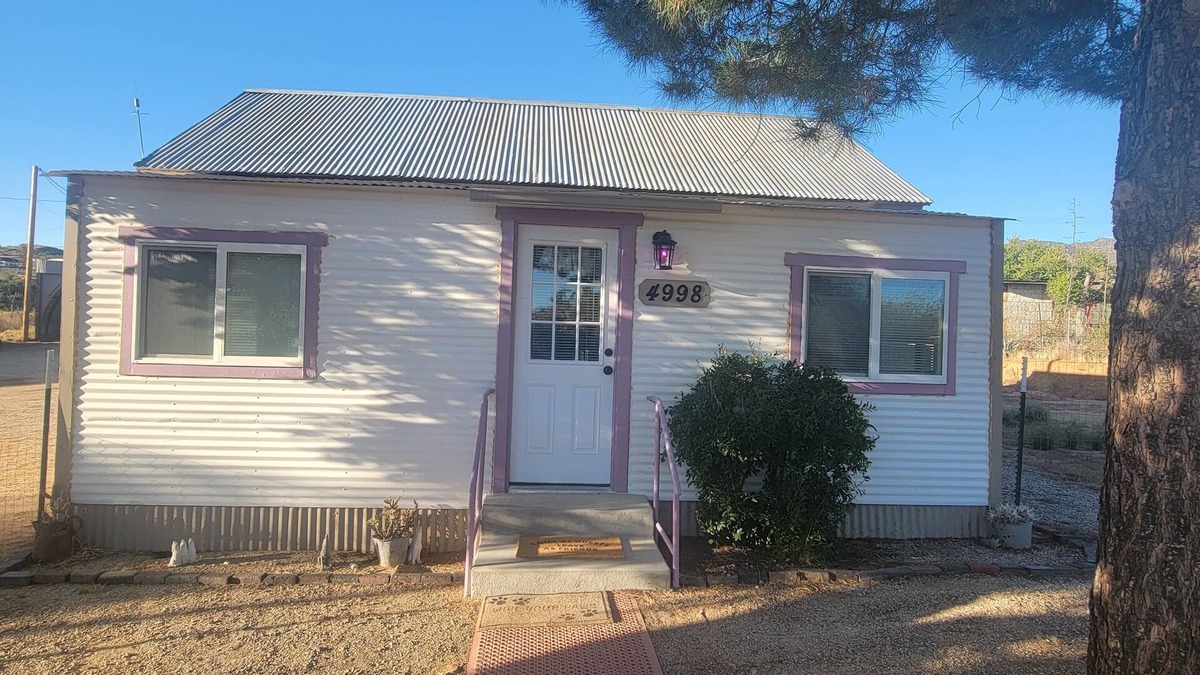 Chloride House | Cozy retreat in Arizona's oldest silver mining town. Pet friendly!