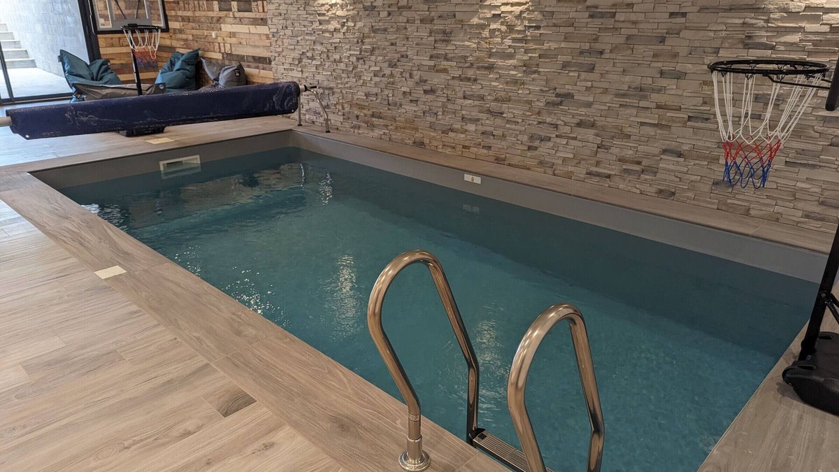 Curel Cottage | Cozy Retreat in Curel: Garden View Terrace, Indoor Pool, Wi-Fi, and More