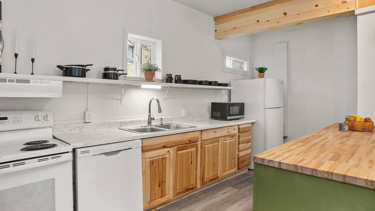 Ponderay House | Cozy retreat near Sandpoint, Idaho. Close to Downtown, the lake and skiing.