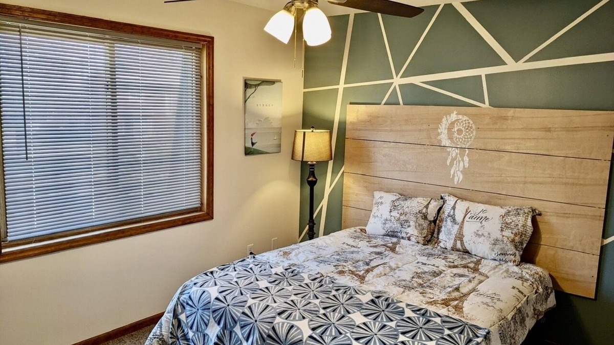 Pottawattamie County Apartment | Cozy Retreat Steps Away from Omaha's Heart