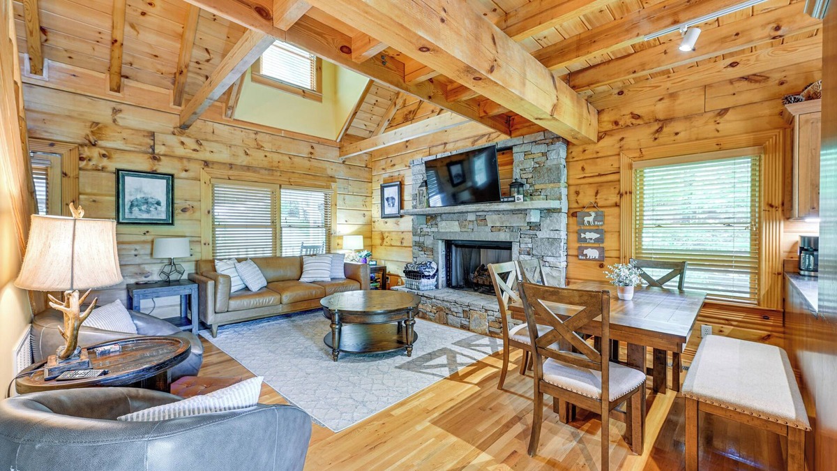 The Mountain Club Cabin | Cozy Retreat w/Deck & Sapphire Resort Access!