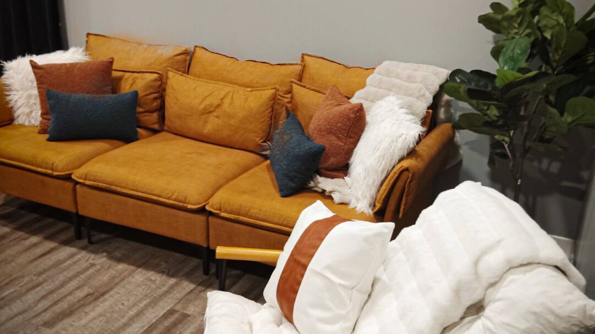 Chesterton House | Cozy Retreat w/Hot tub Indiana dunes Beaches Trails