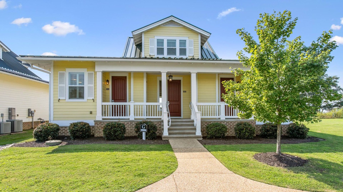 Kingsmill Cottage | Cozy River 3 Bedroom Family Cottages