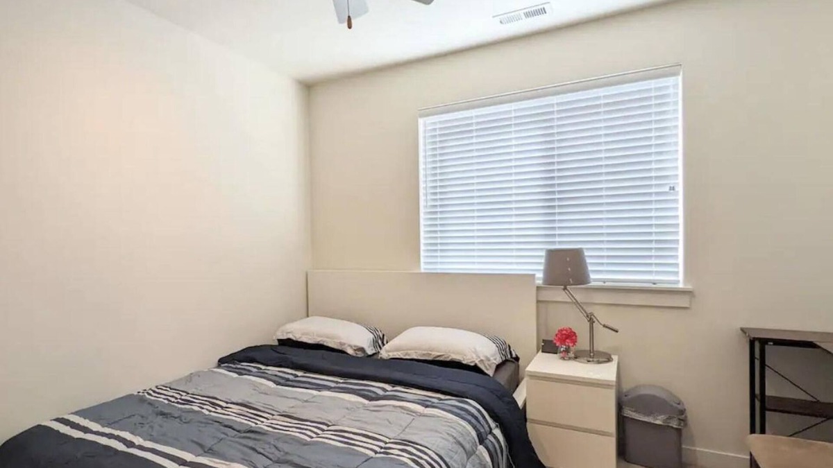 Tukwila House | Cozy room 7mins to the Seatac Airport and Sound transit