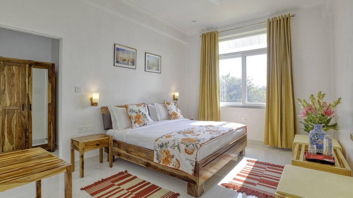 Paschim Vihar House | Cozy room in Jaipur amidst lush greens. Experience Indian Hospitality!