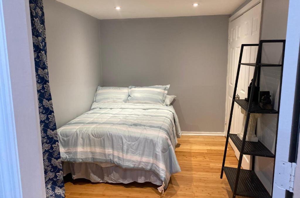 Orange Lake House | Cozy Room in Newburgh