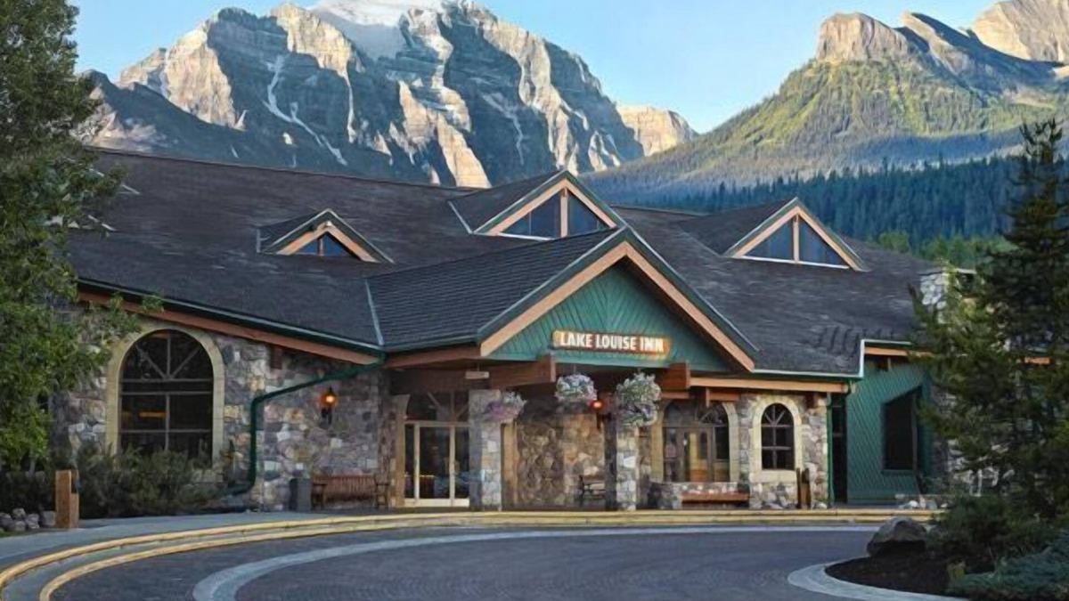 Lake Louise Apartment | Cozy Room in the Mountains | On-Site Ski Lockers!