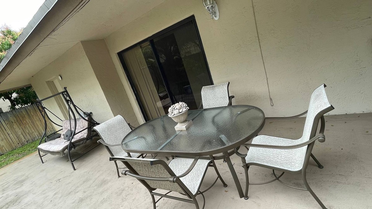 Tamarac House | Cozy room with private bathroom and entrance