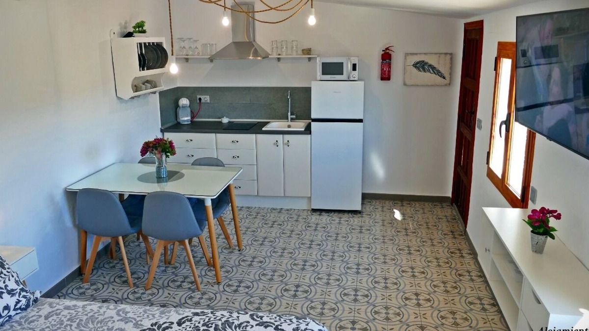 Archez Apartment | Cozy rural apartment for couples 1km from the nearest town