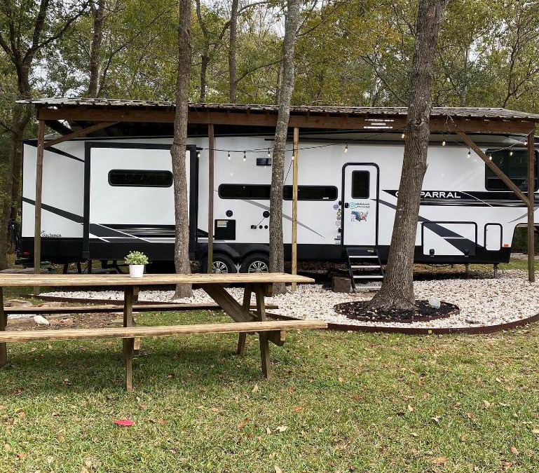 Willis Apartment | Cozy RV Experience w/POOL+SPA Near Lake Conroe