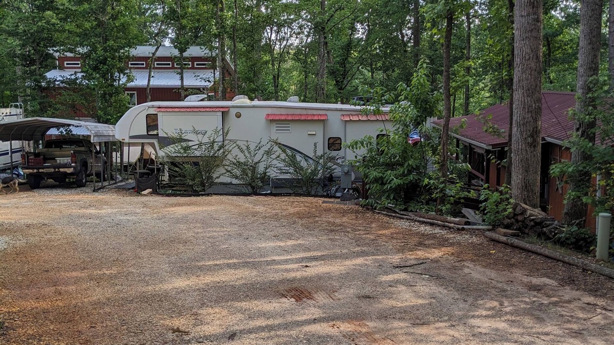 West Union House | Cozy RV Fifth Wheel by Lake Keowee in Tranquil West Union with AC, WiFi