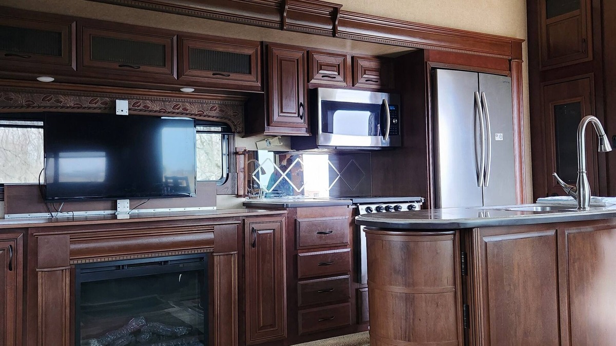 Ottoville House | Cozy RV for the Solar Eclipse