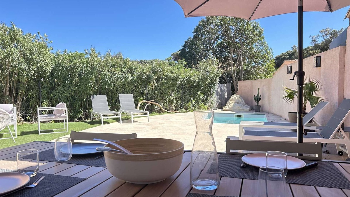 La Nartelle House | Cozy Sainte-Maxime Villa: Private Pool, Terrace, 200m from Beach, Sleeps 6