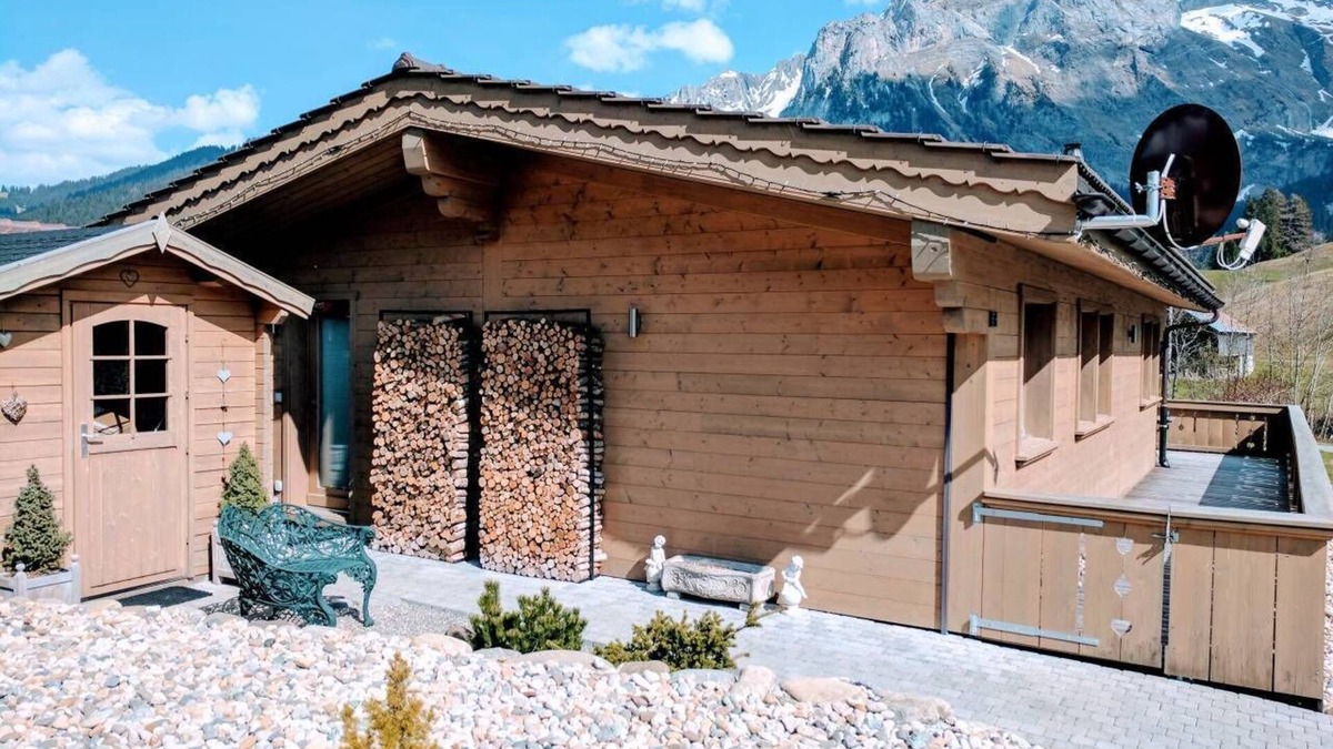 Gsteig House | Cozy Scenic Family Chalet Gstaad & Glacier 3000