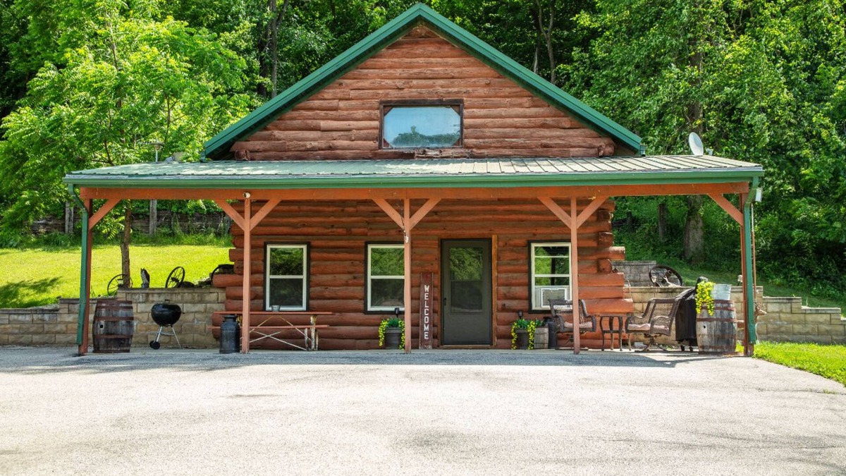 McGregor Cabin | Cozy, secluded, peaceful, pond, fishing , swimming, cabin life, large yard area