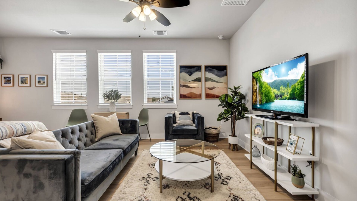 Austin Apartment | Cozy Secluded Studio With Full-Kitchen, Washer And Dryer - The Works!