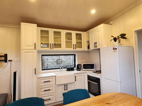 Palmerston North Apartment | Cozy self contained Tiny Home