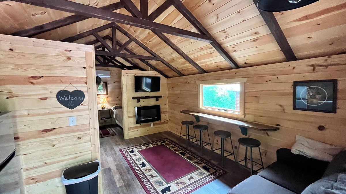 Sweetwater Cabin | Cozy serene cabin,Away from it all yet close to everything.
