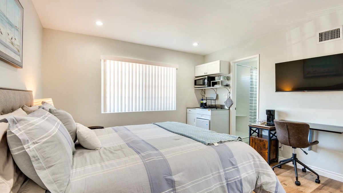 Simi Valley Apartment | Cozy Simi Valley Studio < 10 Mi to Hiking & Golf