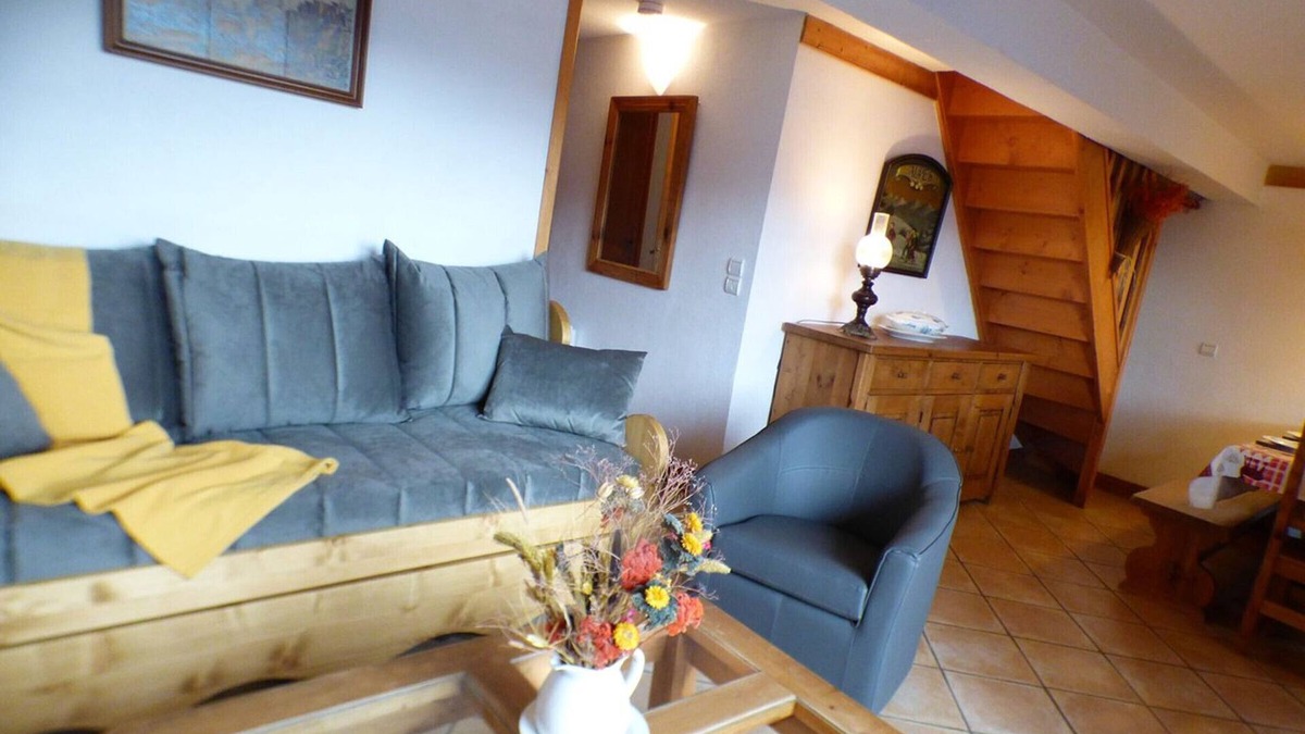 Bisanne 1500 Apartment | Cozy Ski-in/Ski-out 3BR Mezzanine Apt with Balcony, Sleeps 10