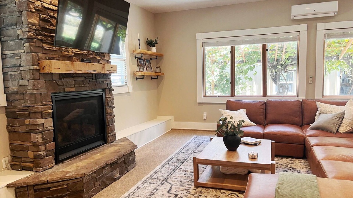 Mountain Green House | Cozy Ski Retreat w/HotTub and Majestic Views - Ski @ Park City, Powder or Basin