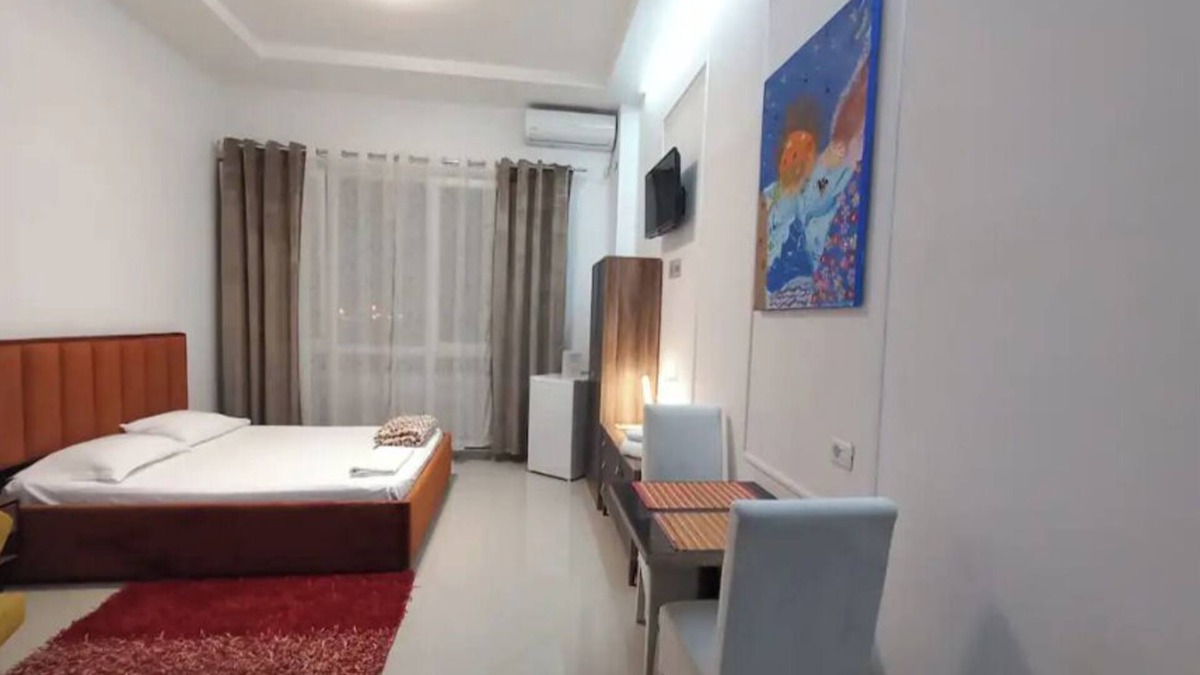 Tirana Condo | Cozy small apartment with Netflix and AC