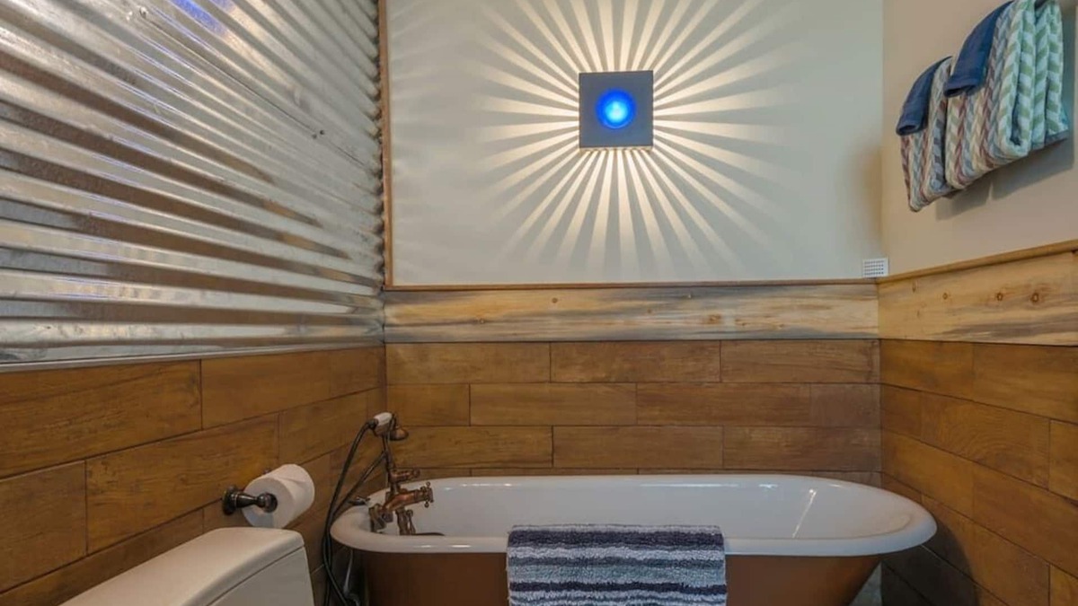 Richmond Apartment | Cozy Spa Sanctuary-Steps to Restaurants and Shopping