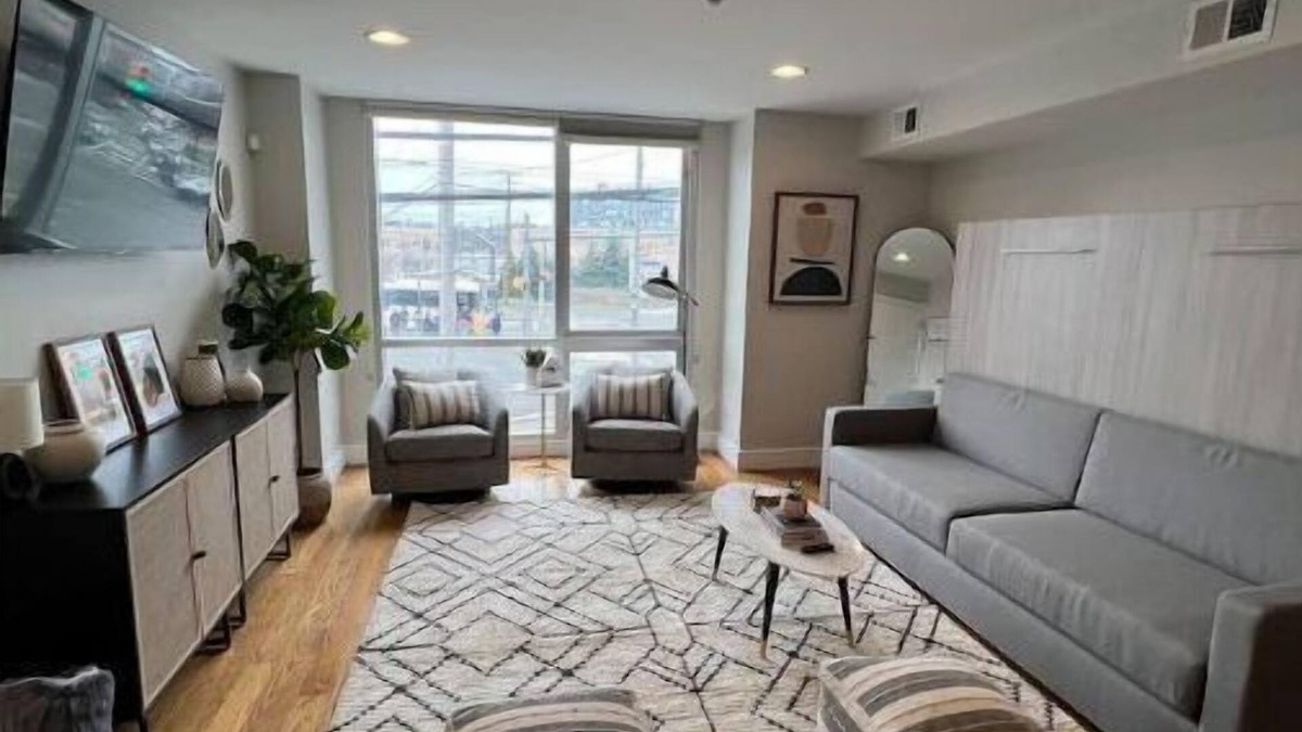North Bergen Condo | Cozy, spacious, and modern home with quick, convenient NYC Commute & parking!