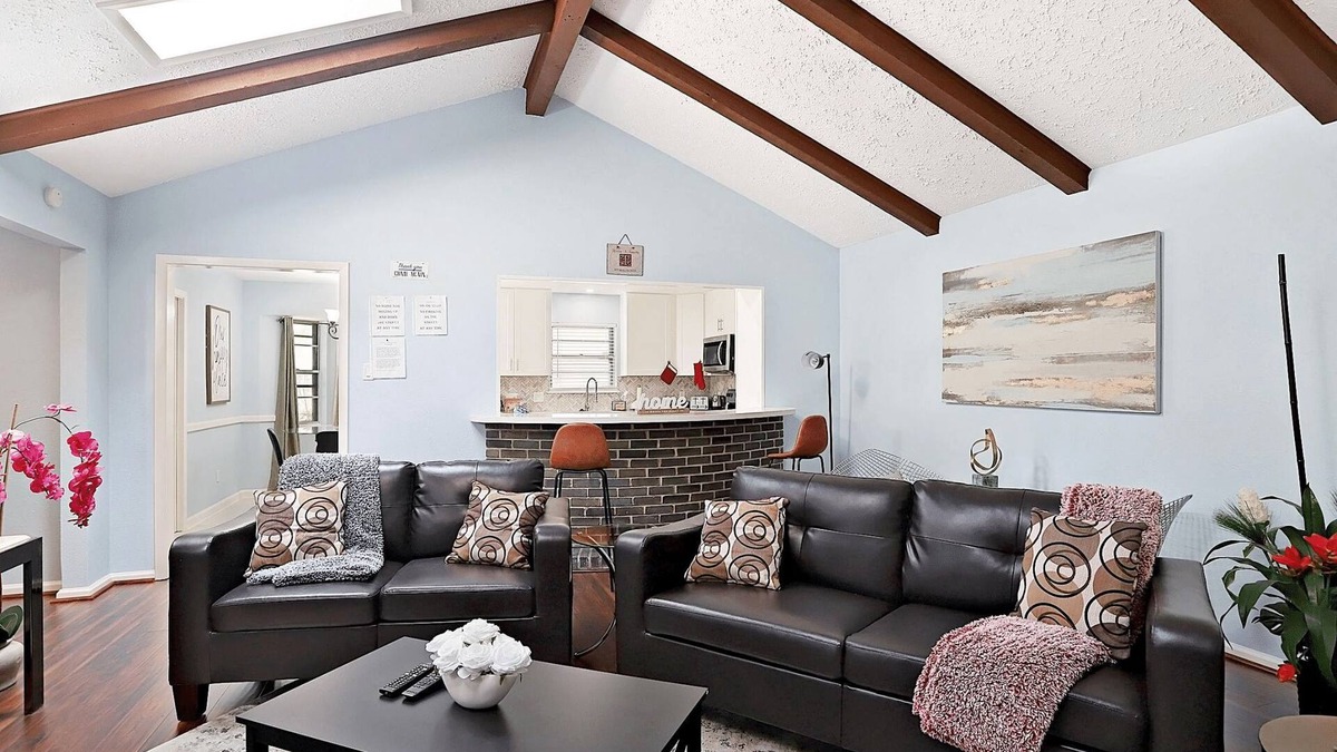 Barker House | Cozy Spacious Family Pets Woodsy Gazebo with game room office
