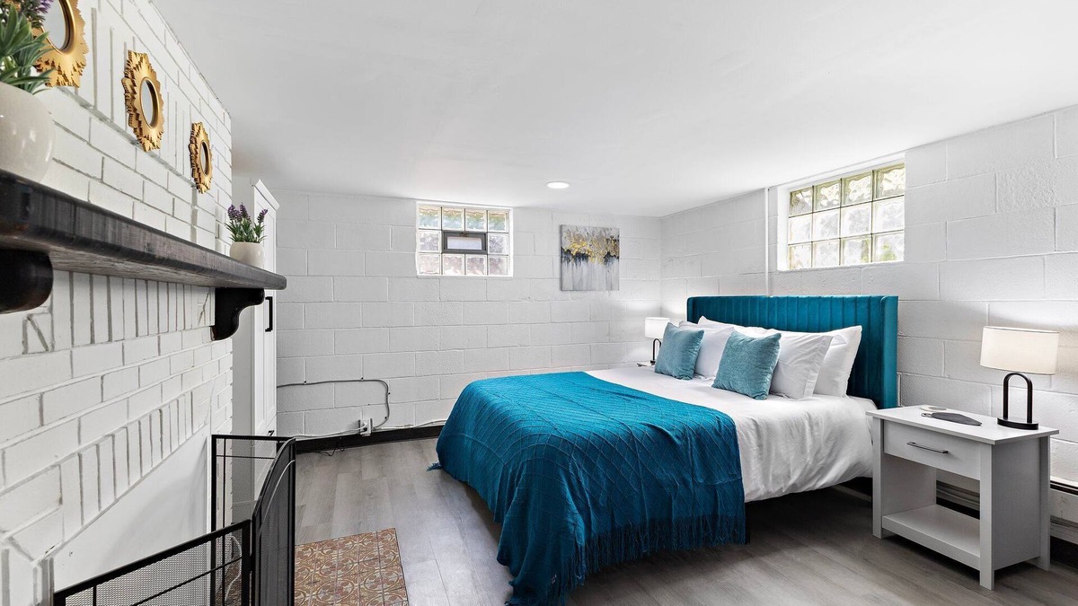 Speedway House | Cozy Speedway Basement. Pet Friendly