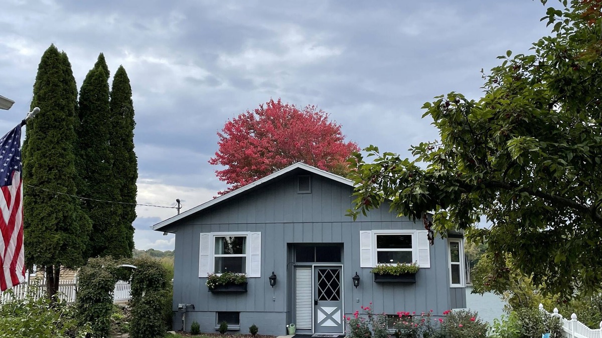 Kendall Cottage | Cozy Spotless Lake Cottage- Flowers Galore, Fall Foliage and Gorgeous Sunsets
