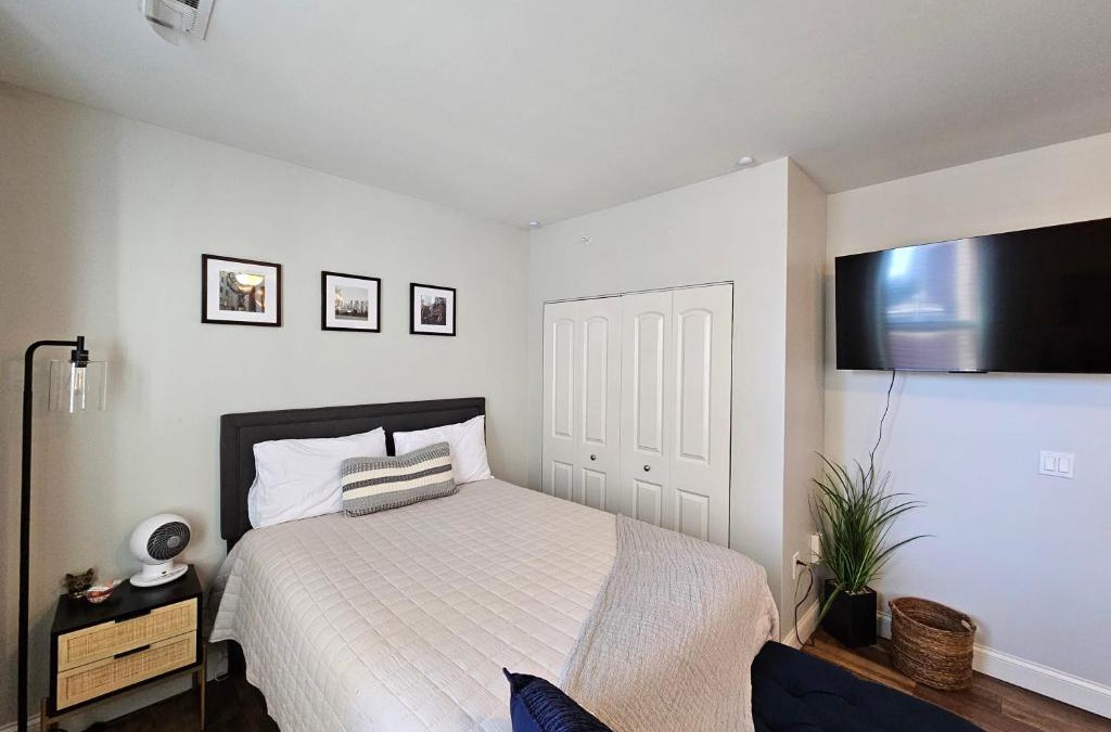 Champaign Apartment | Cozy Stay at the Inman - 214