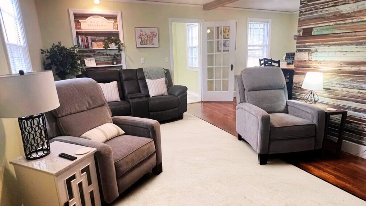 Columbia House | Cozy Stay Near it all: USC, Ft. Jackson & Columbia Venues